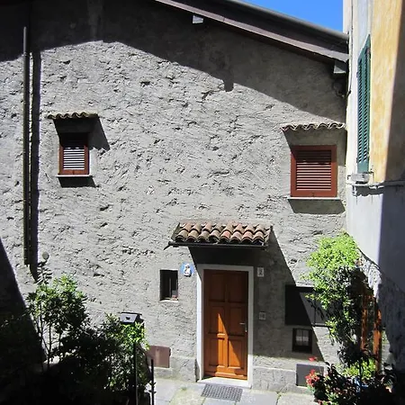 Διαμέρισμα Beach Lierna